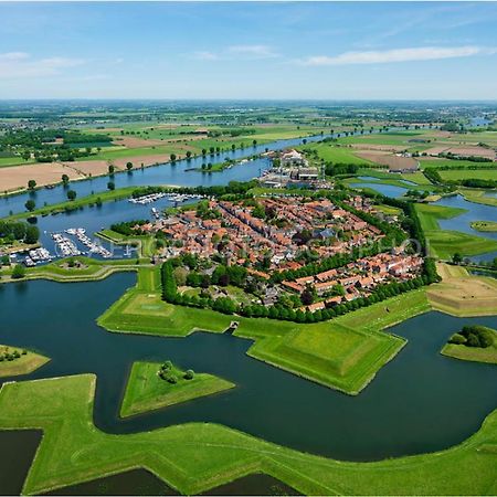 Bnb Onder De Blauwe Hemel Bed and Breakfast Vlijmen Exteriör bild