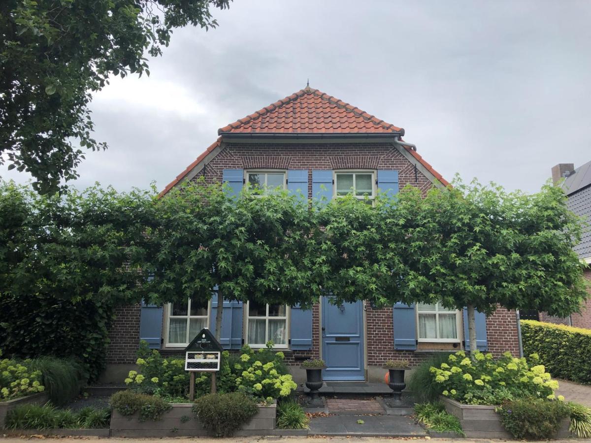 Bnb Onder De Blauwe Hemel Bed and Breakfast Vlijmen Exteriör bild