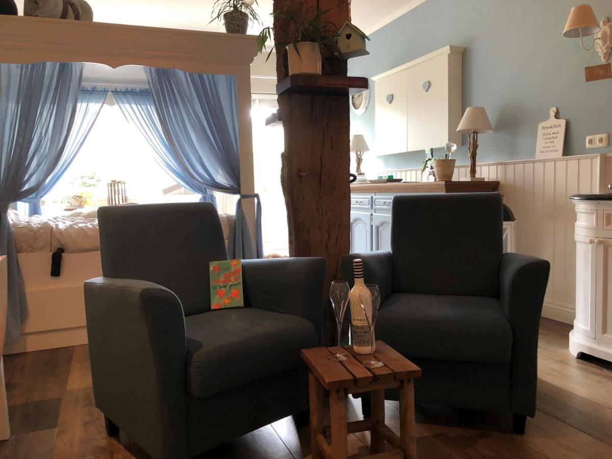 Bnb Onder De Blauwe Hemel Bed and Breakfast Vlijmen Exteriör bild